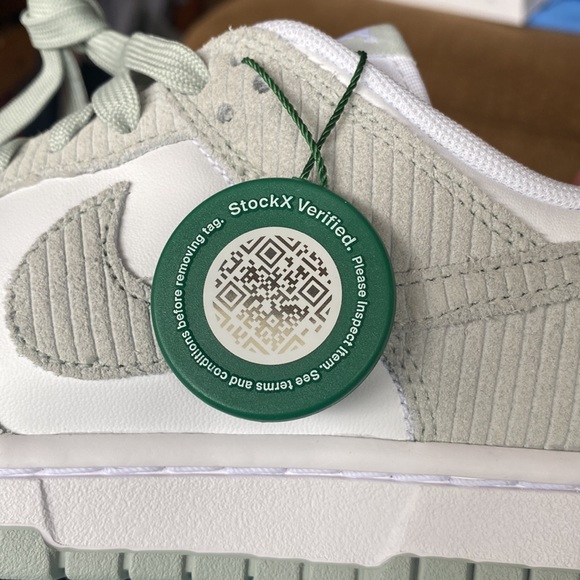 Nike Dunk Silver Corduroy Womens 6.5 STOCK X VERIFIED - Picture 2 of 9